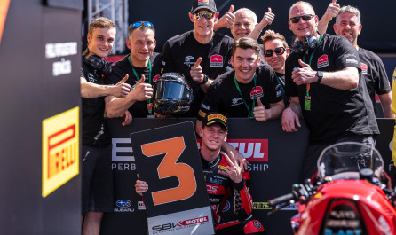 Podium on debut in Portimão for Ferre Fleerackers and the Track & Trades Wixx Racing Team